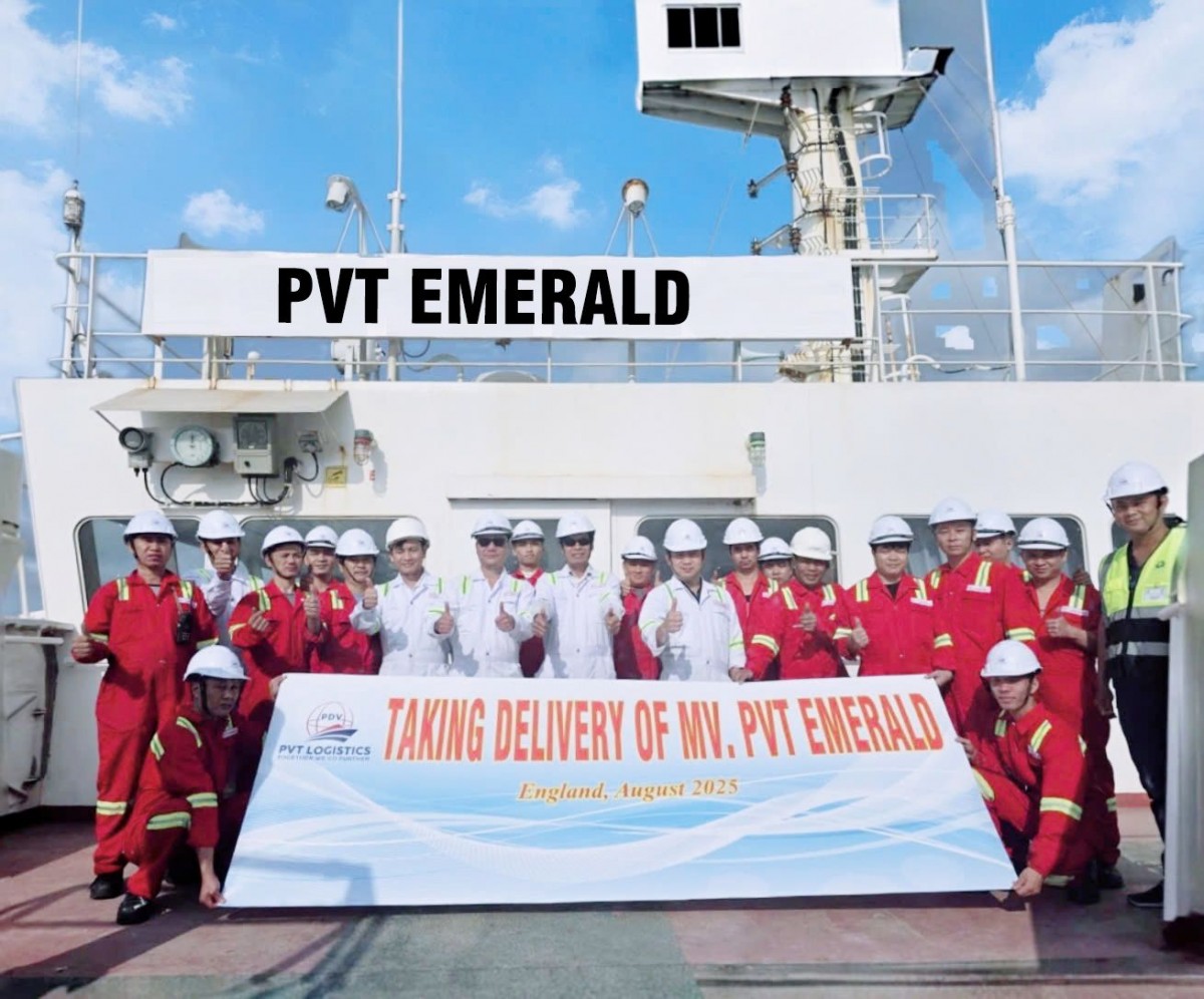 Tiếp nhận tàu PVT Emerald - PVTrans tiếp tục chiến lược trẻ hóa và đa dạng đội tàu