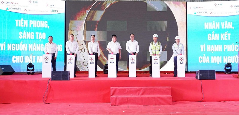 Thực hiện thành công đốt dầu lần đầu lò hơi tổ máy 1 dự án Nhiệt điện Quảng Trạch 1