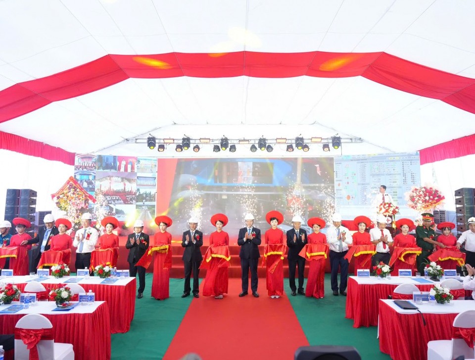 Khánh thành hòa lưới điện tổ máy 1 dự án Thủy điện Hòa Bình mở rộng