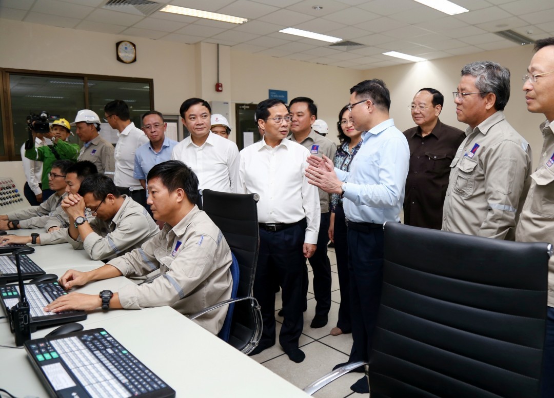 Phó Thủ tướng Bùi Thanh Sơn thăm Nhà máy Đạm Phú Mỹ