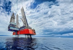 Giàn PV DRILLING VIII thực hiện chiến dịch khoan tại mỏ Kình Ngư Trắng