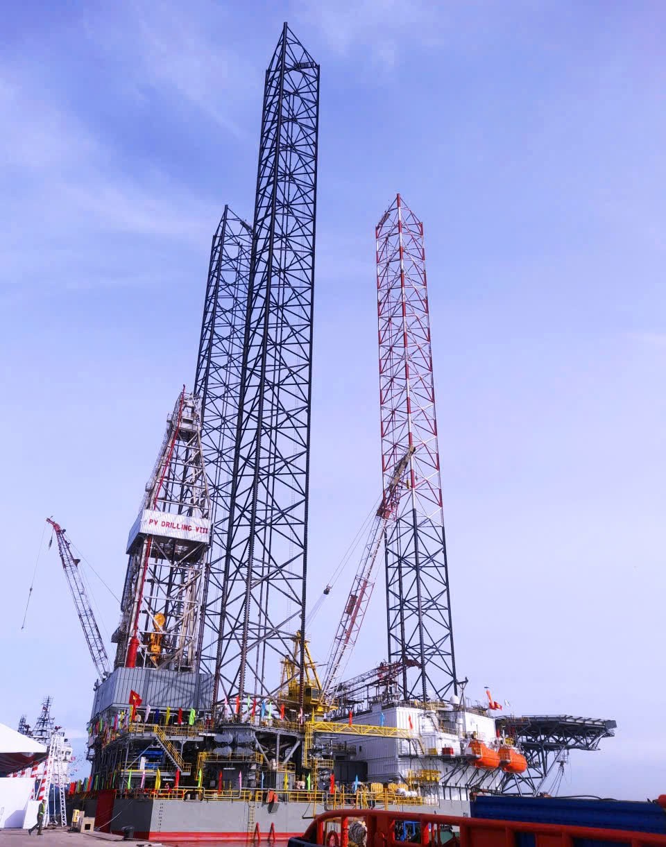 Giàn PV DRILLING VIII thực hiện chiến dịch khoan tại mỏ Kình Ngư Trắng