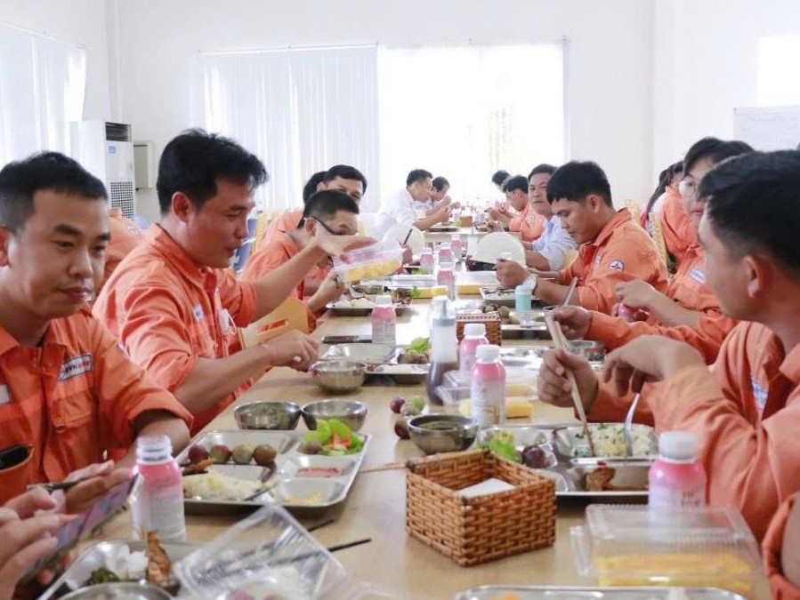 Nhiệt điện Vĩnh Tân - ‘Bữa cơm Công đoàn’, tiếp thêm năng lượng cho người lao động
