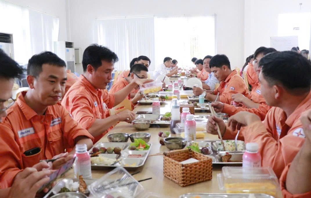 Nhiệt điện Vĩnh Tân - ‘Bữa cơm Công đoàn’, tiếp thêm năng lượng cho người lao động