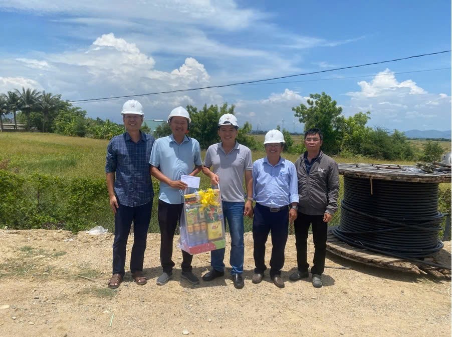 Hơn 800 người lao động làm việc trên các công trình điện của EVNSPC dịp Quốc khánh 2/9