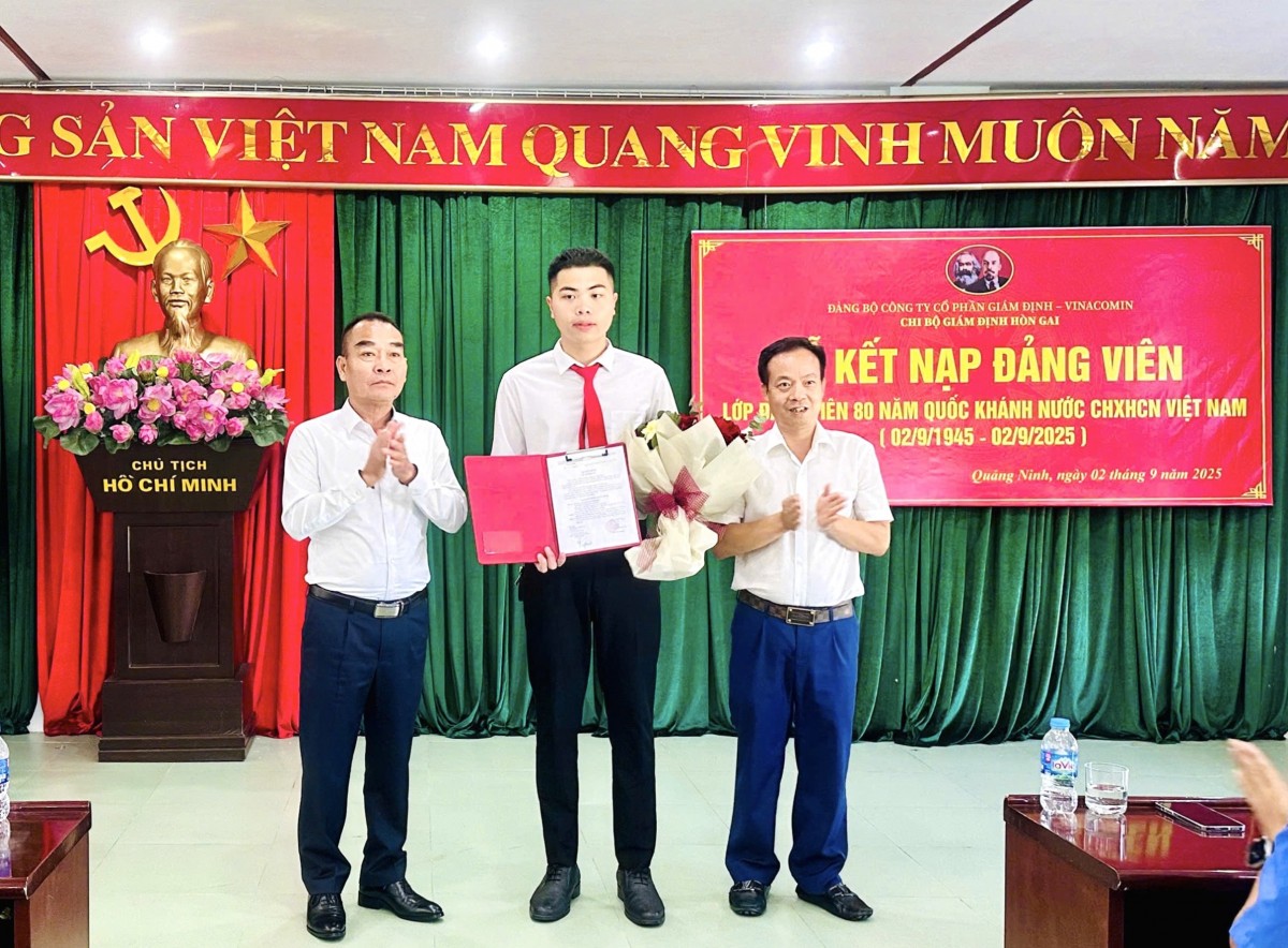 Đảng bộ Công ty CP Giám định - Vinacomin kết nạp ‘Lớp đảng viên 80 năm Quốc khánh 2/9’