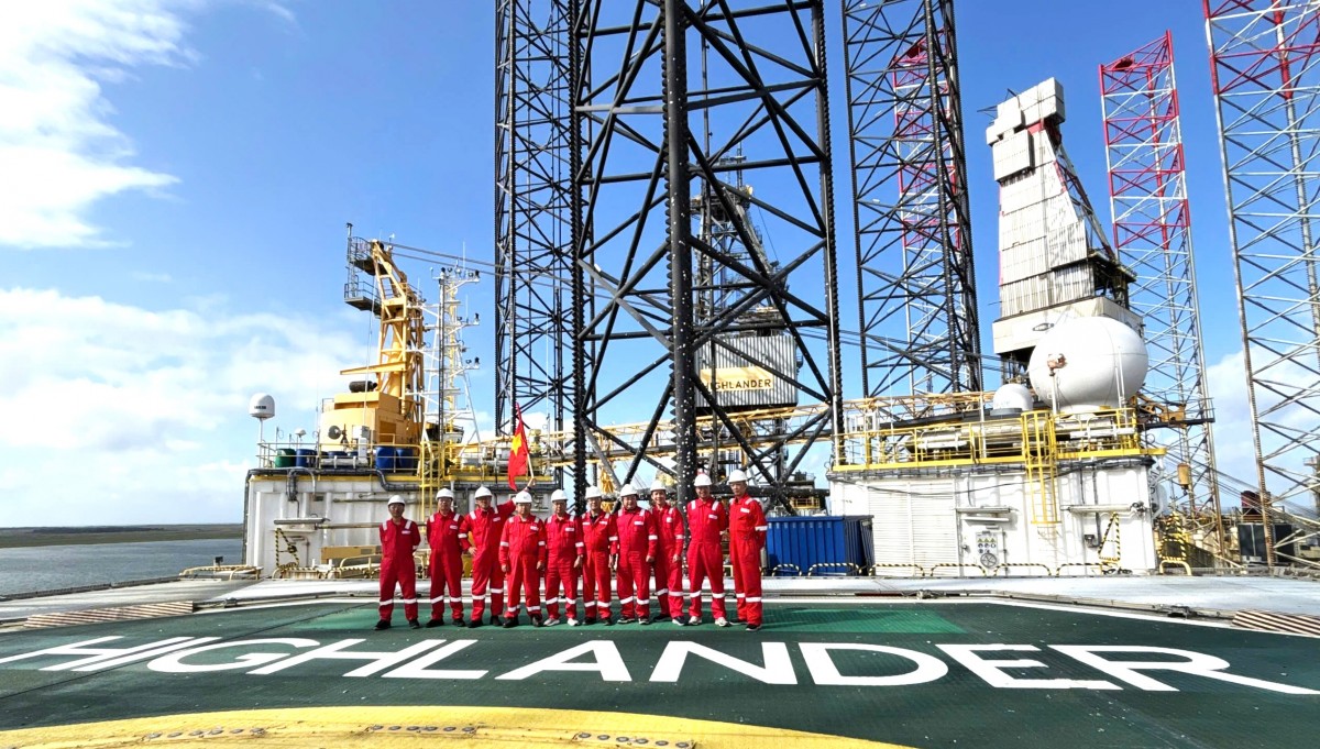 PV Drilling nhận bàn giao quyền sở hữu giàn khoan tự nâng PV DRILLING IX