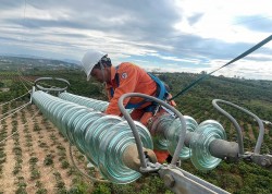 Lựa chọn chuỗi cách điện cho các đường dây truyền tải điện trên không - Những nguyên tắc cần hiểu rõ