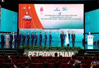 Kỷ niệm 50 năm ngày thành lập Tập đoàn Công nghiệp - Năng lượng Quốc gia Việt Nam