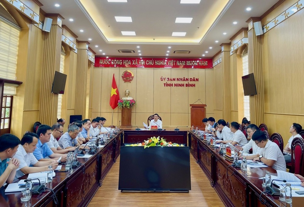 Bàn tháo gỡ vướng mắc dự án ĐZ 500/220kV Nho Quan - Phủ Lý - Thường Tín