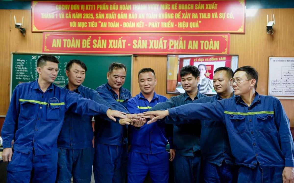 Phân xưởng Khai thác 11 - Lá cờ đầu về sản xuất của Than Vàng Danh
