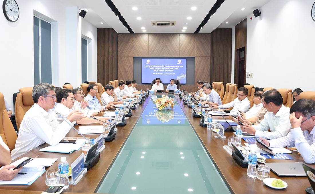 EVNNPT và EVNSPC tăng cường phối hợp trong đầu tư, vận hành lưới truyền tải điện