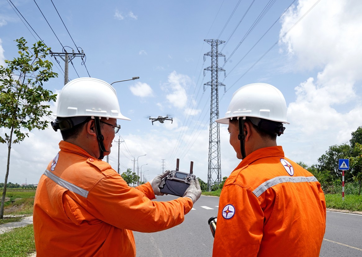 EVNSPC sẵn sàng giải đáp các vấn đề cử tri quan tâm đến ngành điện