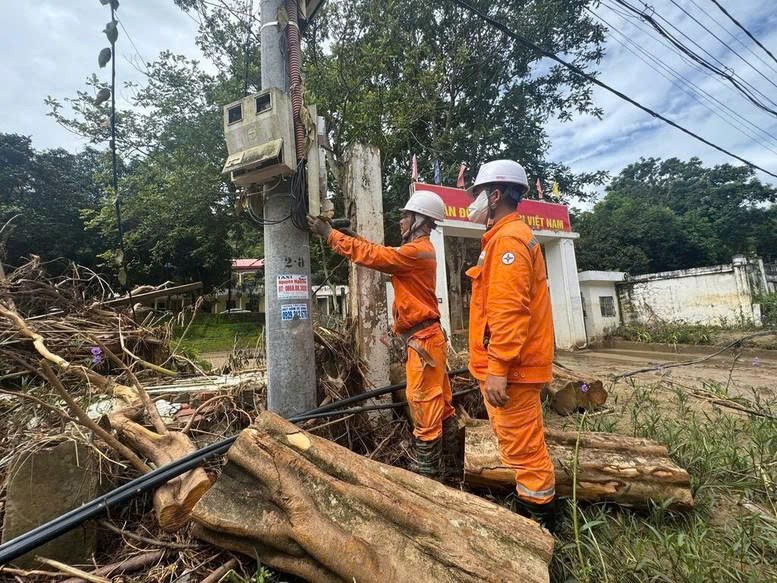 Tình hình vận hành các hồ thủy điện, lưới điện và cung cấp điện sau bão số 10
