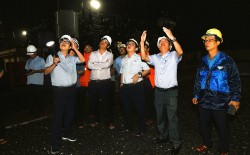 Lãnh đạo EVNNPT trắng đêm trực ứng phó với bão số 10 (Bualoi)