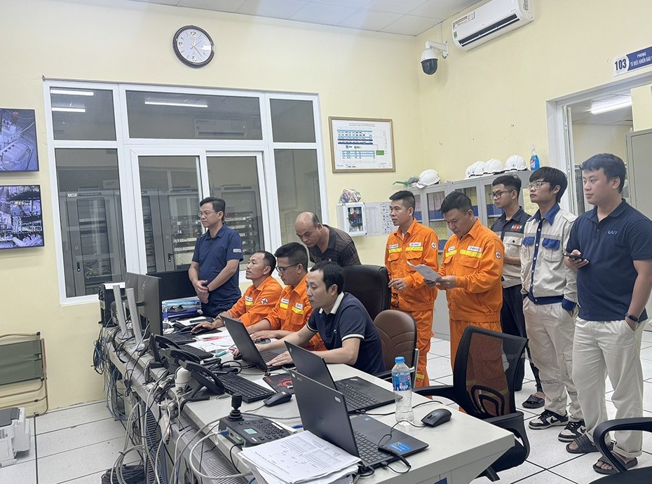 Đóng điện dự án nâng công suất Trạm biến áp 220kV Tương Dương