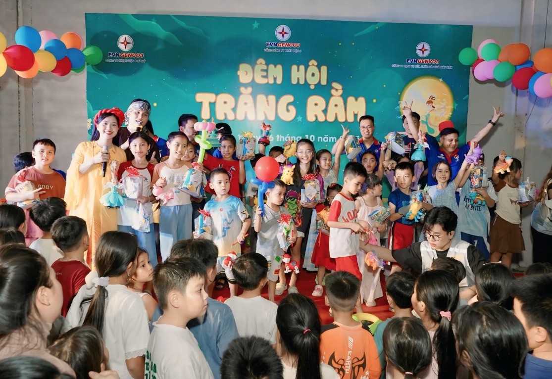 Ấm áp ‘Đêm hội Trăng rằm 2025’ Công ty EPS
