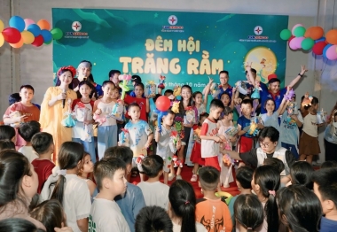 Ấm áp ‘Đêm hội Trăng rằm 2025’ Công ty EPS
