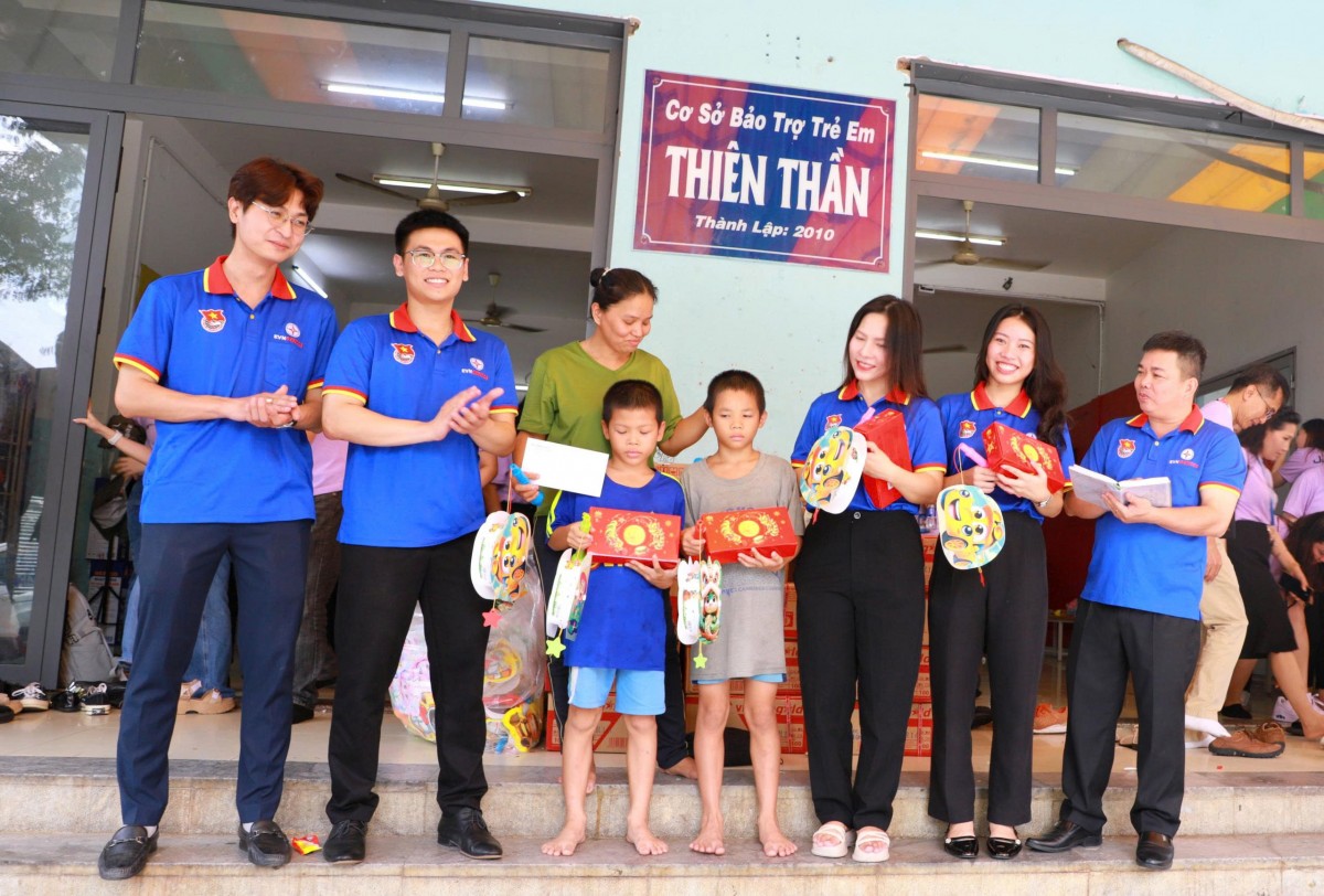 EVNGENCO3 mang Tết Trung thu đến với thiếu nhi có hoàn cảnh khó khăn