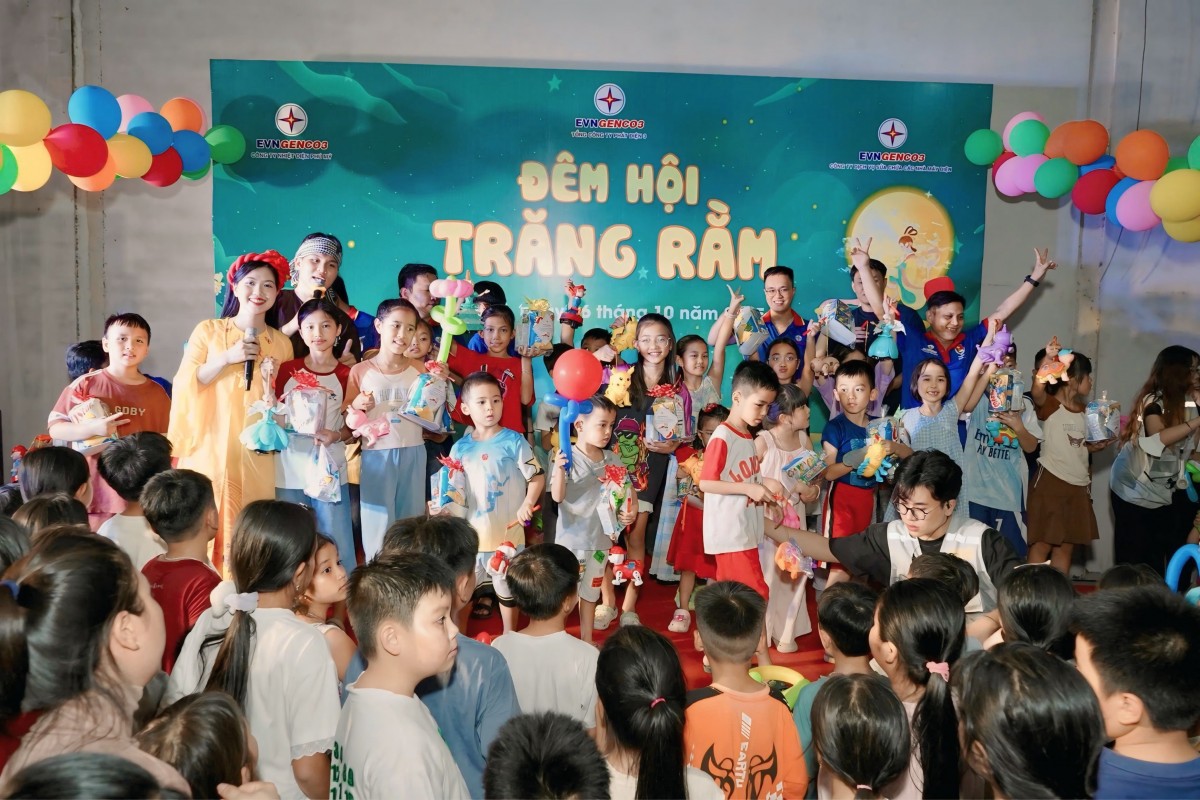 Ấm áp ‘Đêm hội Trăng rằm 2025’ Công ty EPS