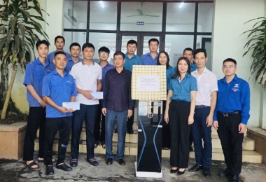 Công ty Cổ phần Giám định - Vinacomin hỗ trợ người lao động vượt qua khó khăn sau bão số 11