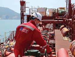 PVTrans vào vòng chung khảo giải thưởng Doanh nghiệp niêm yết 2025 ở cả 3 hạng mục