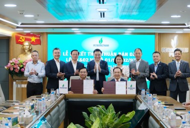 Ký thoả thuận bán dầu Lô 01&02 và Lô 01/97&02/97 ngoài khơi thềm lục địa Việt Nam