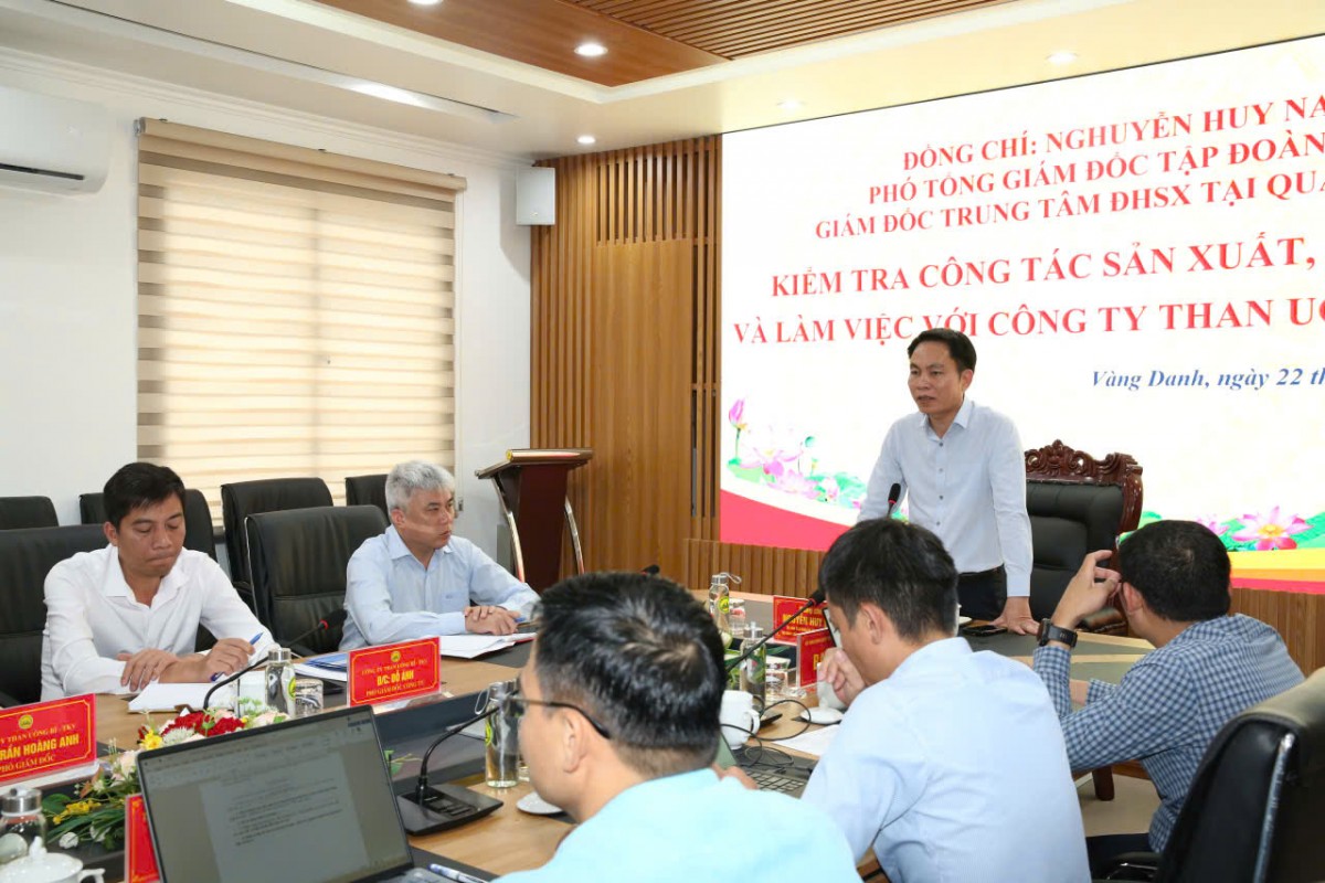 Lãnh đạo TKV kiểm tra hiện trường sản xuất và làm việc với Công ty Than Uông Bí