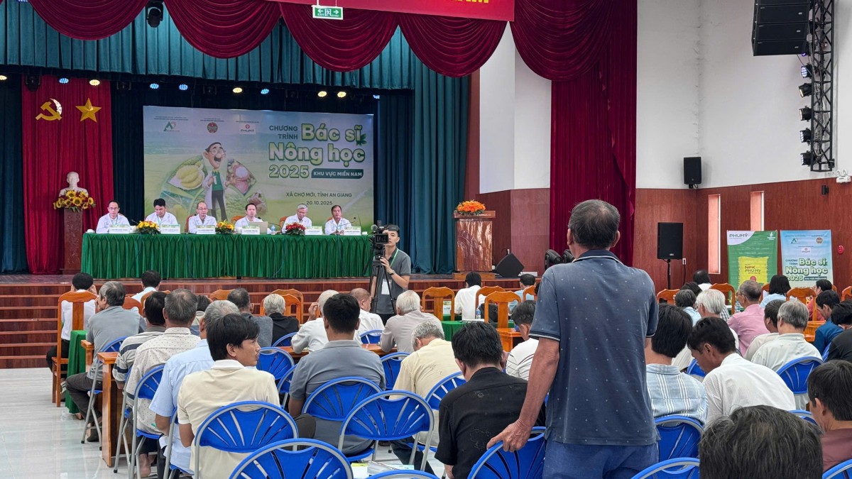 ‘Bác sỹ nông học’ về với miền Tây mùa nước nổi - Khi khoa học sát cánh cùng đồng ruộng ‘Bác sỹ nông học’ về với miền Tây mùa nước nổi - Khi khoa học sát cánh cùng đồng ruộng