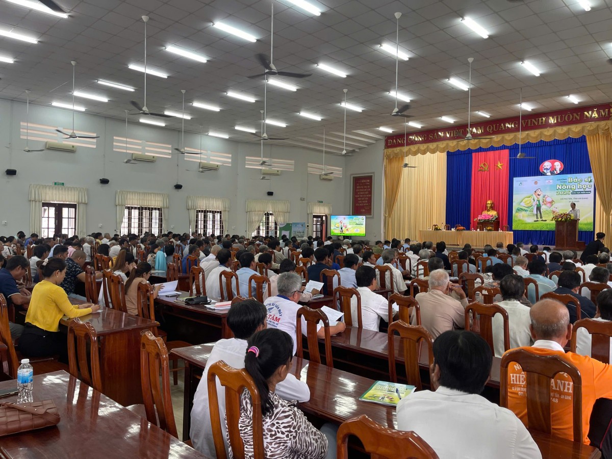 ‘Bác sỹ nông học’ về với miền Tây mùa nước nổi - Khi khoa học sát cánh cùng đồng ruộng ‘Bác sỹ nông học’ về với miền Tây mùa nước nổi - Khi khoa học sát cánh cùng đồng ruộng