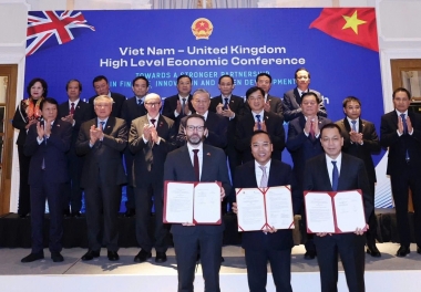 EVN và Bộ Ngoại giao Anh trao ký kết MOU trong lĩnh vực năng lượng và lưới điện xanh