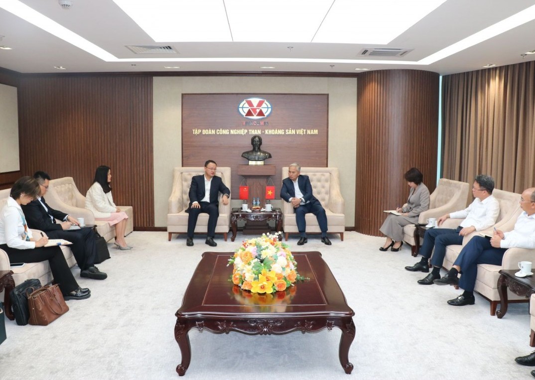 TKV làm việc với Công ty HHCP Xây dựng Kim loại màu Trung Quốc
