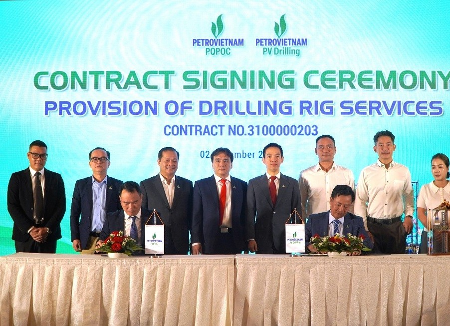 Giàn PV DRILLING VI thực hiện khoan phát triển mỏ Lô B&48/95 và Lô 52/97 của PQPOC