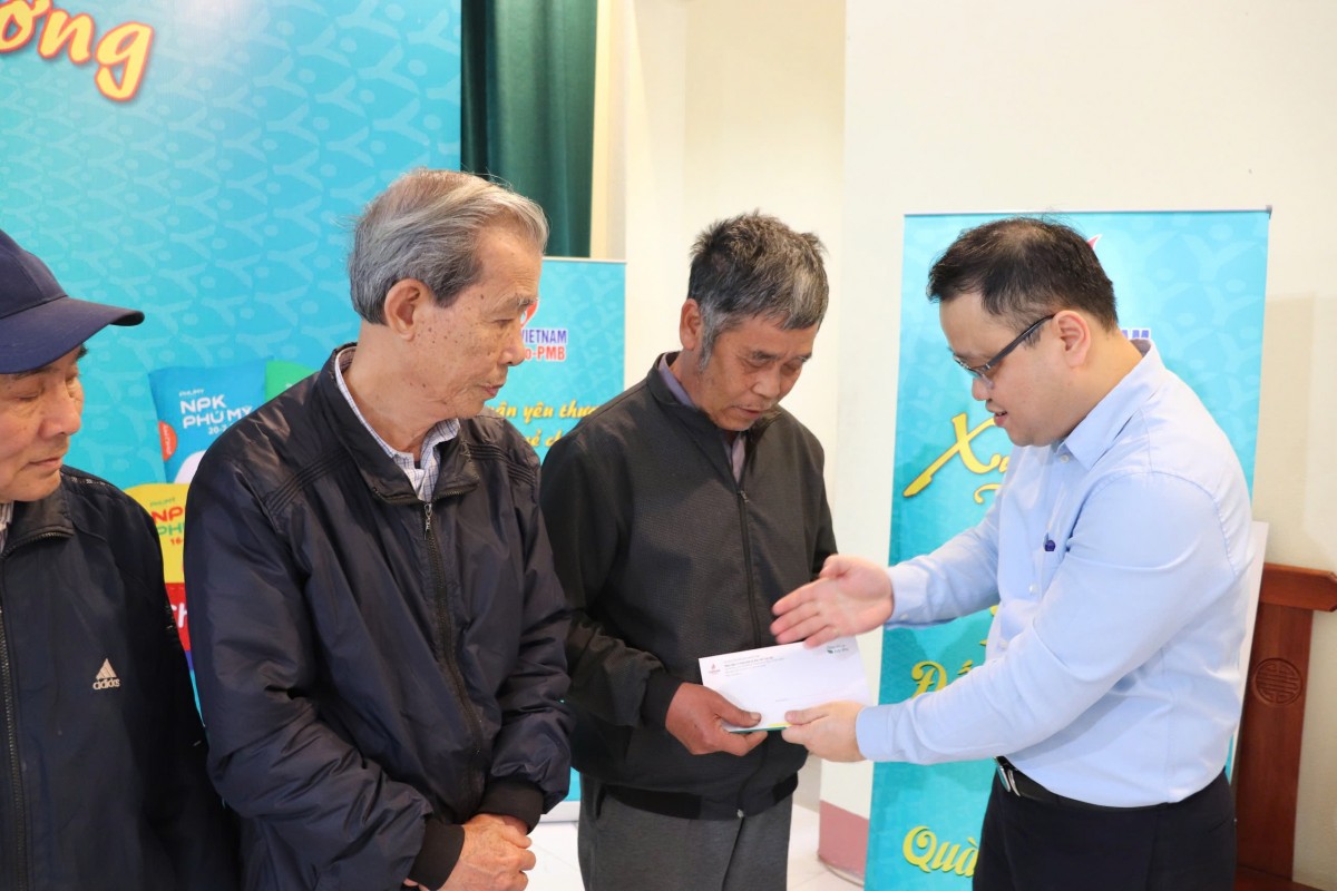 PVFCCo - Phú Mỹ lần thứ 5 liên tiếp được vinh danh ‘Doanh nghiệp vì cộng đồng’ PVFCCo - Phú Mỹ lần thứ 5 liên tiếp được vinh danh ‘Doanh nghiệp vì cộng đồng’