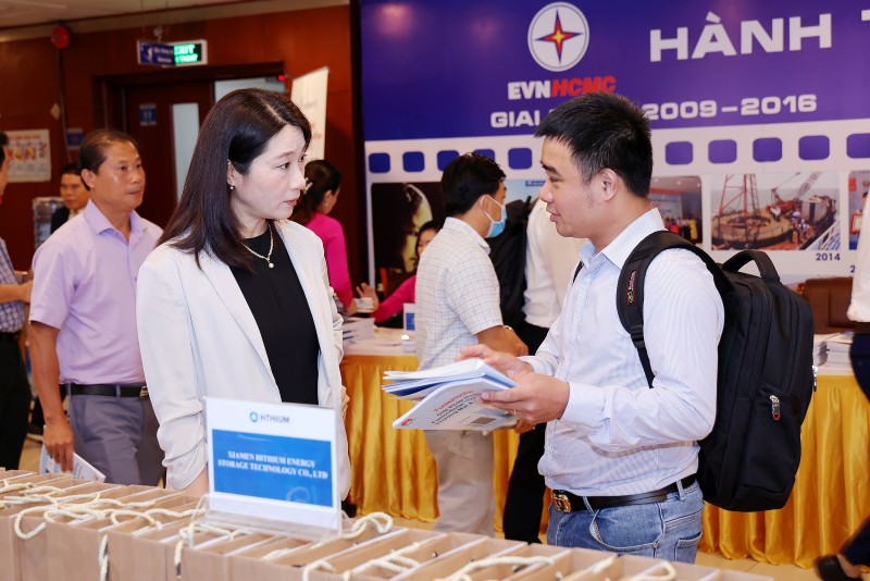 Giải pháp chính sách, công nghệ phát triển lưu trữ năng lượng và điện mặt trời khu công nghiệp tại Việt Nam