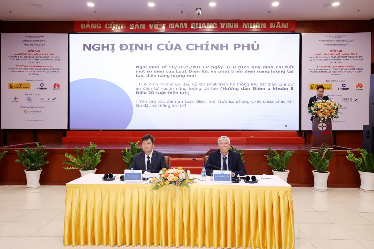 Giải pháp chính sách, công nghệ phát triển lưu trữ năng lượng và điện mặt trời khu công nghiệp tại Việt Nam