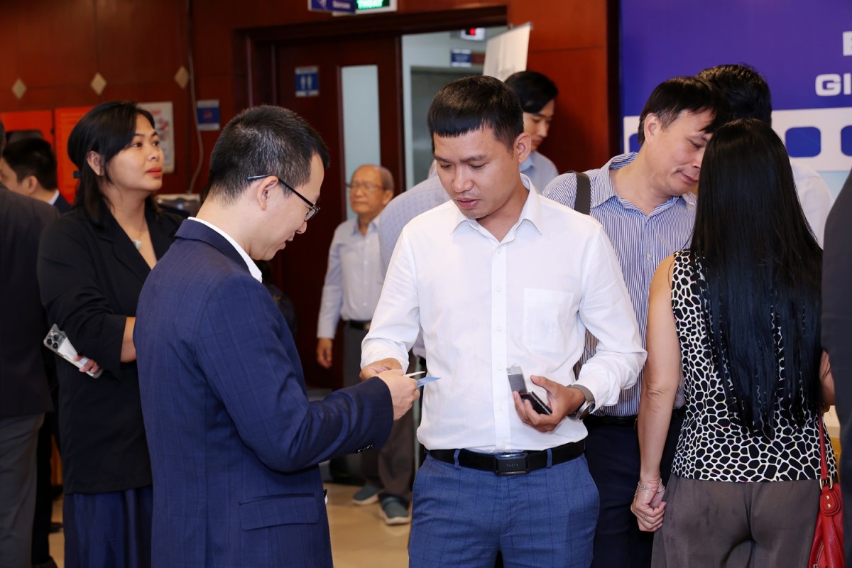 Giải pháp chính sách, công nghệ phát triển lưu trữ năng lượng và điện mặt trời khu công nghiệp tại Việt Nam