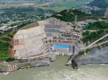 Hòa lưới điện quốc gia tổ máy 2 dự án Thủy điện Hòa Bình mở rộng