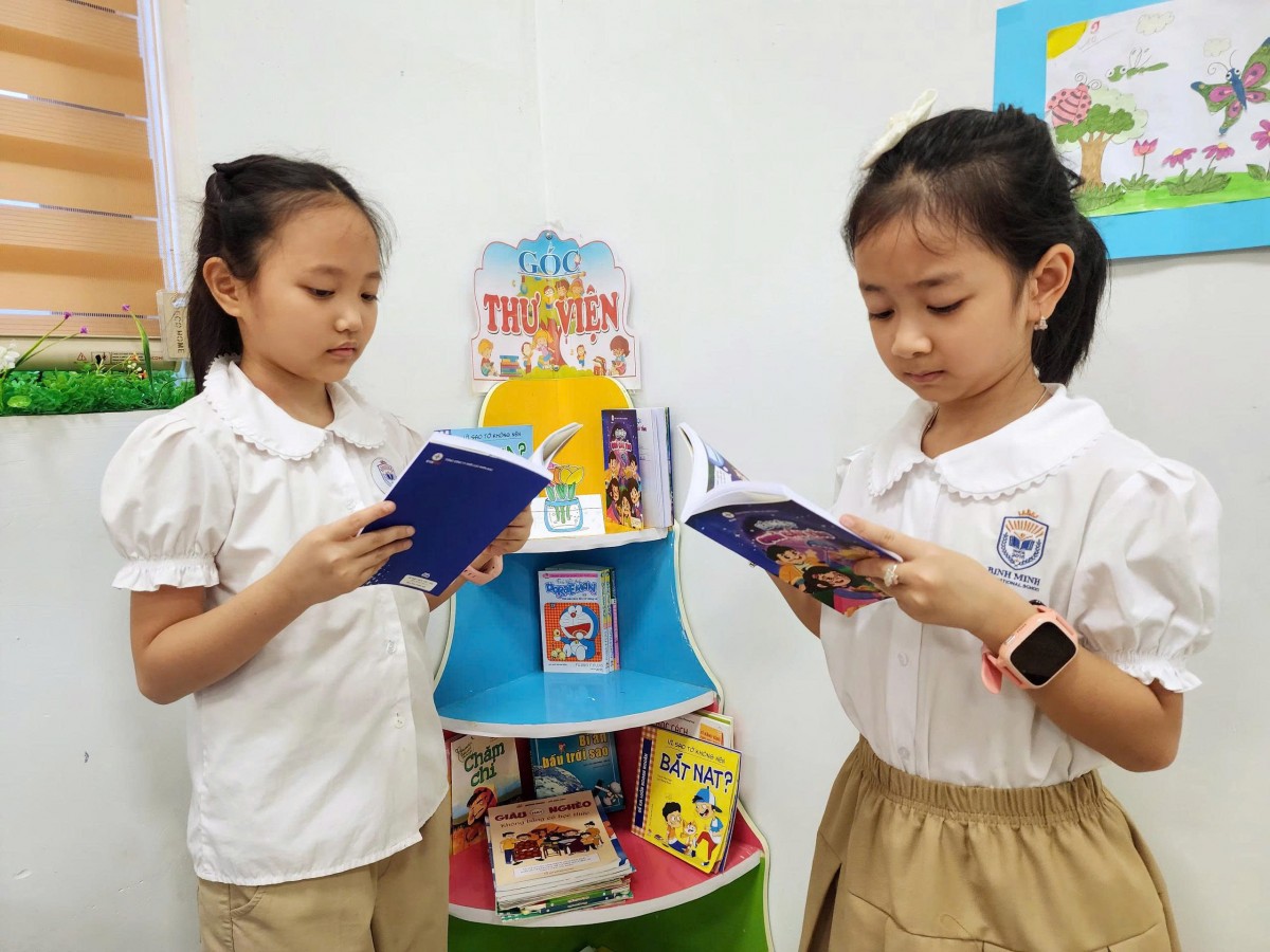 PC Sơn La lan tỏa ý thức tiết kiệm điện qua cuốn sách tranh ‘Bí mật Quả cầu tím’