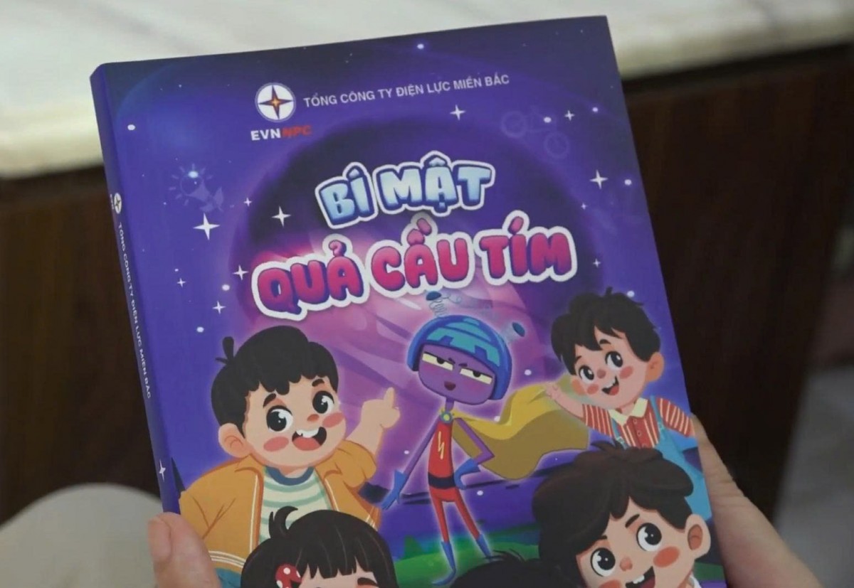 PC Sơn La lan tỏa ý thức tiết kiệm điện qua cuốn sách tranh ‘Bí mật Quả cầu tím’