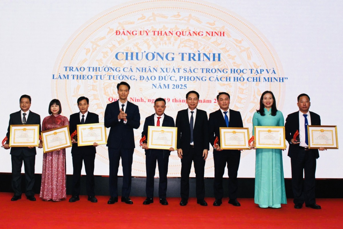 Đảng bộ Quacontrol nhận khen thưởng về công tác tuyên giáo, dân vận năm 2025 của Đảng bộ Than Quảng Ninh