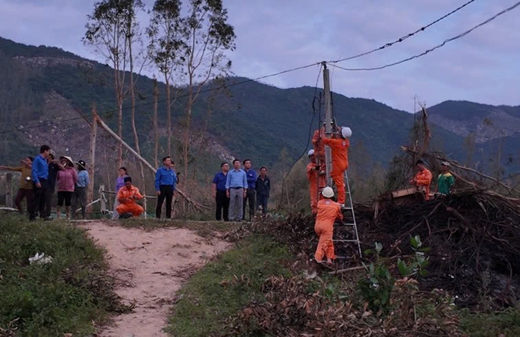 EVNGENCO3 hỗ trợ khẩn cấp tại miền Trung khắc phục thiệt hại do mưa bão