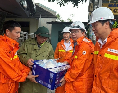 Lãnh đạo EVNNPT thăm hỏi các đơn vị bị ảnh hưởng bởi thiên tai tại Khánh Hòa