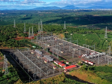 Đóng điện kháng bù ngang 500kV tại Trạm biến áp 500kV Pleiku 2