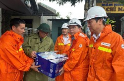 Lãnh đạo EVNNPT thăm hỏi các đơn vị bị ảnh hưởng bởi thiên tai tại Khánh Hòa