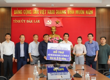 EVNGENCO2 trao 8 tỷ đồng hỗ trợ tỉnh Đắk Lắk và Gia Lai khắc phục hậu quả thiên tai