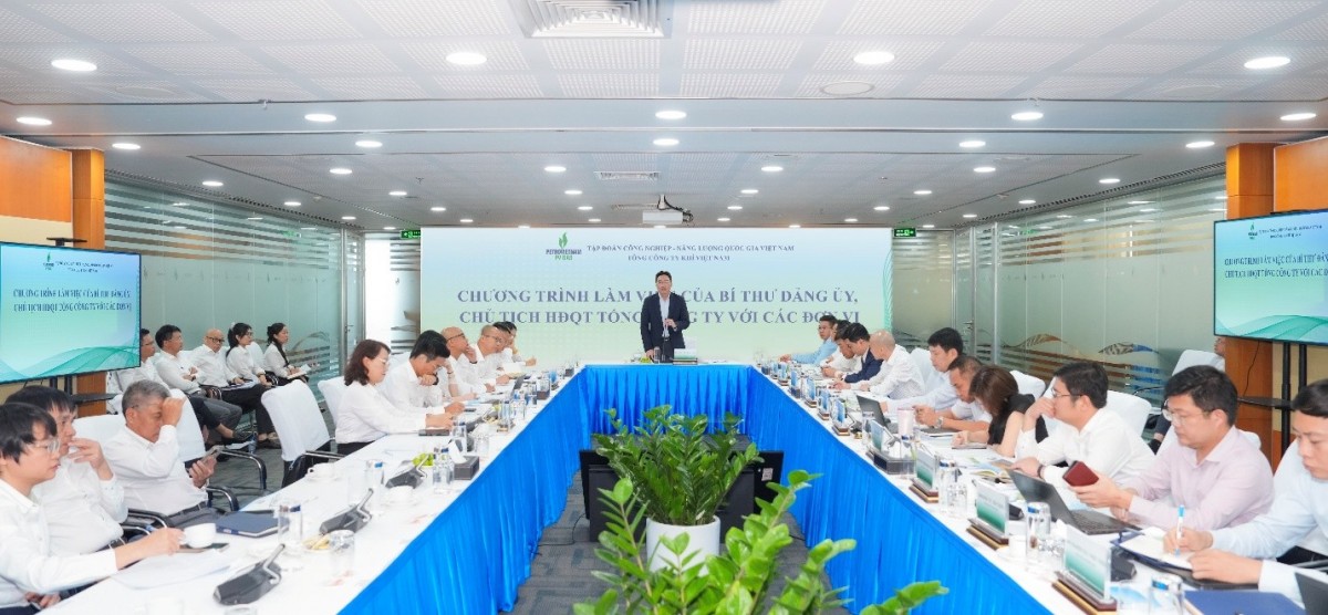Chủ tịch HĐQT PV GAS làm việc với các khối đơn vị của Tổng công ty Chủ tịch HĐQT PV GAS làm việc với các khối đơn vị của Tổng công ty