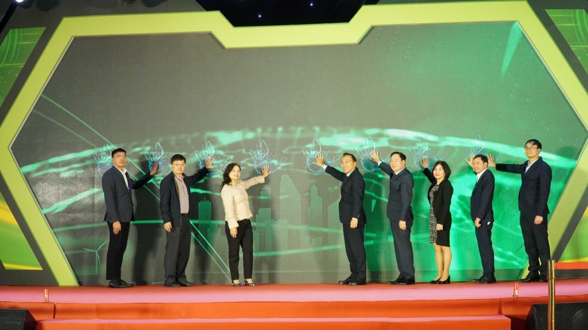 Khai mạc Hội chợ Triển lãm thiết bị tiết kiệm năng lượng và chuyển đổi xanh 2025
