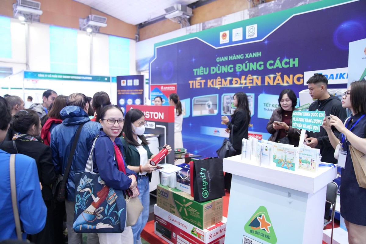 Khai mạc Hội chợ Triển lãm thiết bị tiết kiệm năng lượng và chuyển đổi xanh 2025
