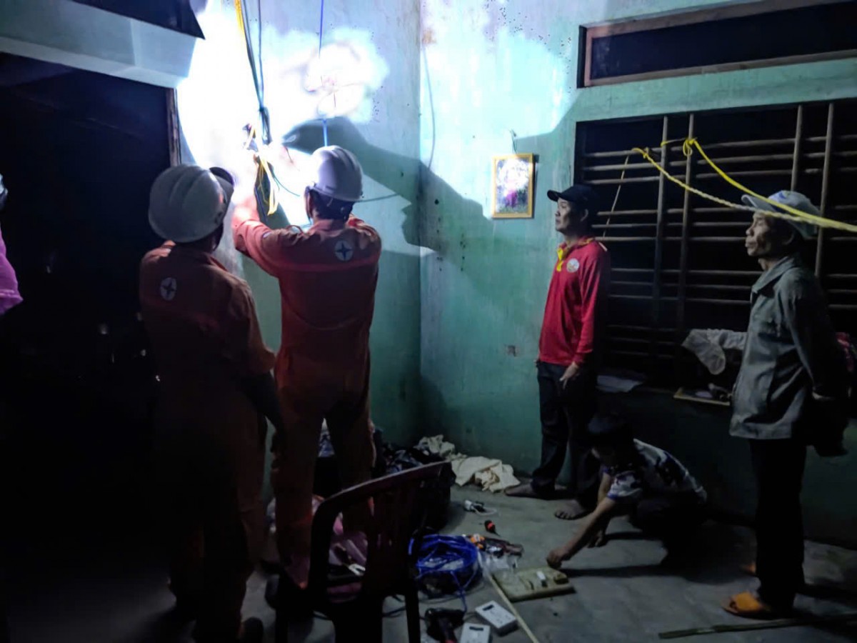 Công ty Nhiệt điện Vĩnh Tân hỗ trợ người dân Đắc Lắk khắc phục hậu quả bão lũ Công ty Nhiệt điện Vĩnh Tân hỗ trợ người dân Đắc Lắk khắc phục hậu quả bão lũ